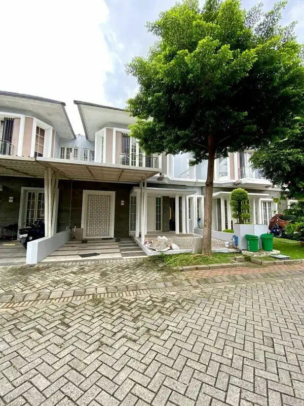 Rumah Klasik Tengah Kota Malang Bonus Forniture