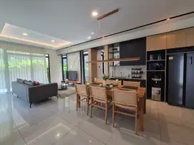 Desain Minimalis Modern, Rumah Exclusive Di Kota Baru Parahyangan, BDG