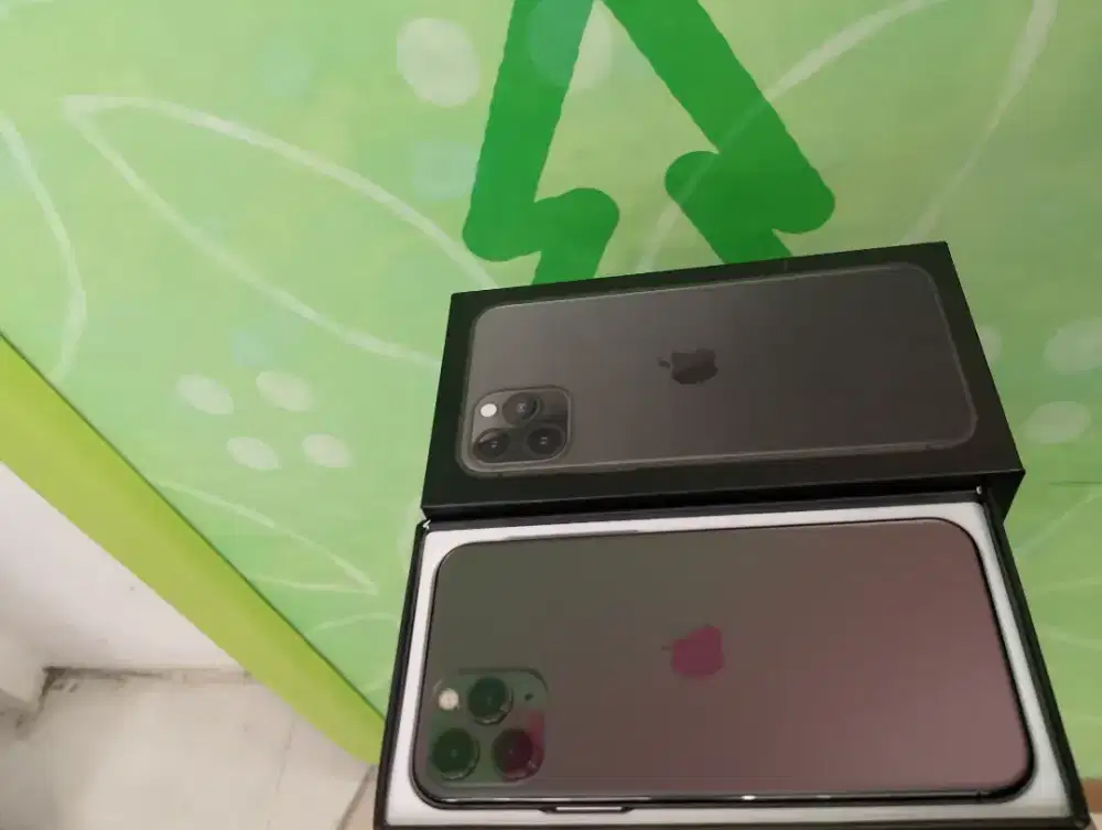 Iphone 11 pro max 256gb sepek ada