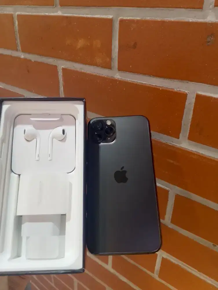Iphone 11 pro max 256gb masih lagi