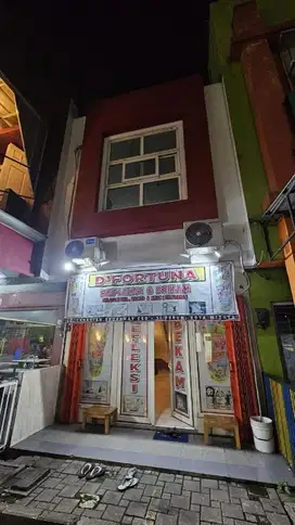 Di Sewakan Ruko 2 Lt Canadian Broadway di Kota Wisata Cibubur