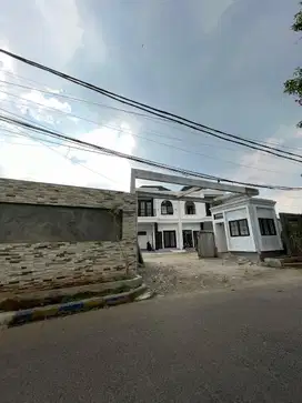 Rumah eksklusif Kelapa Dua Depok. Dekat stasiun UI, RS, tol Margonda