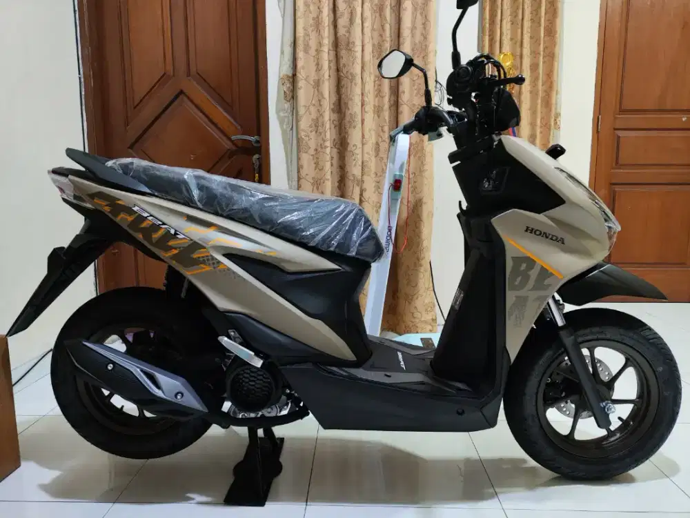 Honda Beat Street Brown 2024
