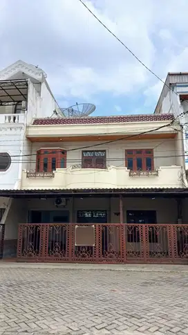 Dijual Cepat Rumah 2.5 Lantai di Komplek Taman Polonia Medan