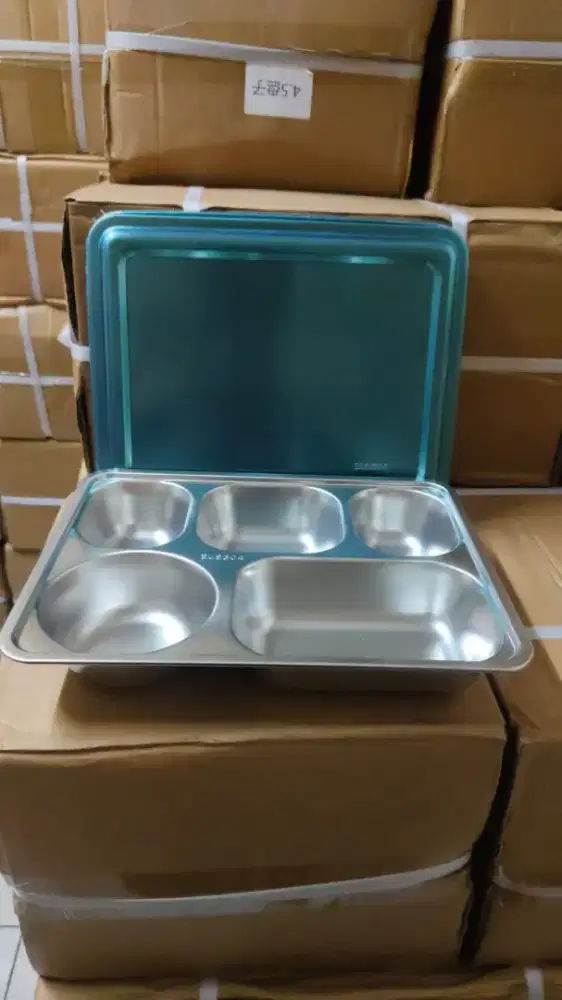 Kotak makan setenlis sekat 5 Food tray sus 304