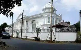 Rumah Mewah Bergaya Eropa Dalam Komplek Elite  Pondok Kelapa