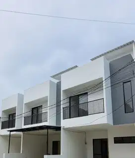 Rumah Ciracas 2 lantai 3kamar tidur dekat pintu tol Ciracas  Jakarta