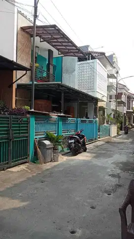 RUMAH 2 LANTAI JAGAKARSA - JAKSEL