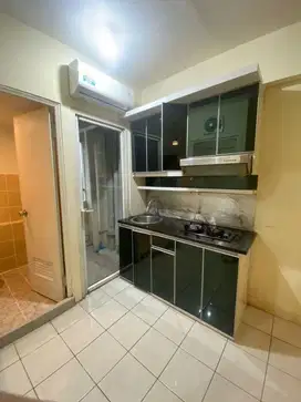 Jual MURAH Green Pramuka Lantai 2 Tipe 2 BR Semi Furnished