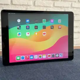 iPad 8 komplit full set. charger, kabel semua original 100%(wifi only)