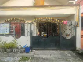 Ditawarkan melalui lelang Rumah 1 stgah lantai di Kav.Telkom Sukodono