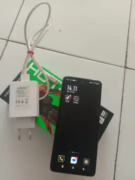 Seperti baru Infinix Hot Pro 8/256 lengkap