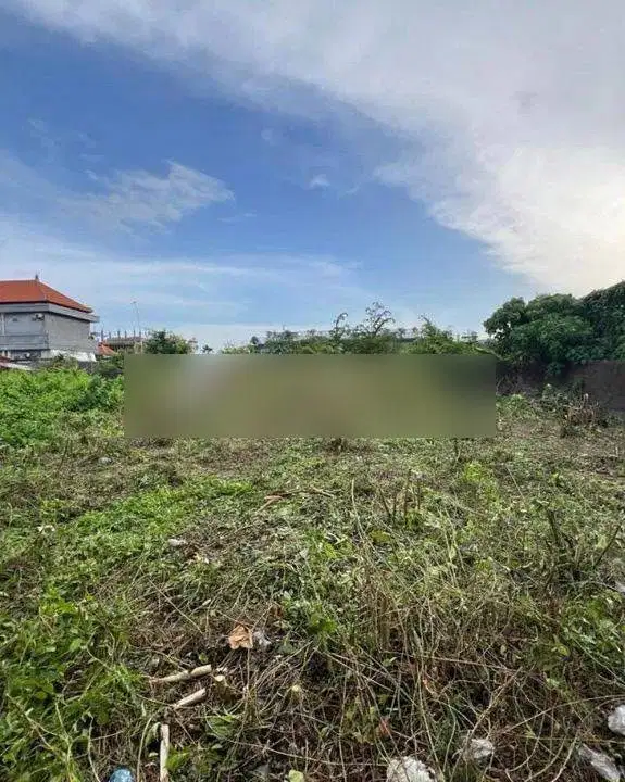 Tanah kecil di jalan pantai berawa canggu, Bali akses jalan 4 meter