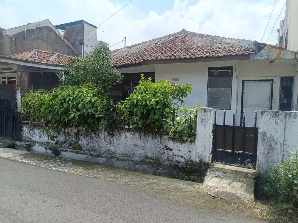 Dijual Cepat Rumah Lokasi Bagus Komplek Arcamanik Endah Kota Bandung