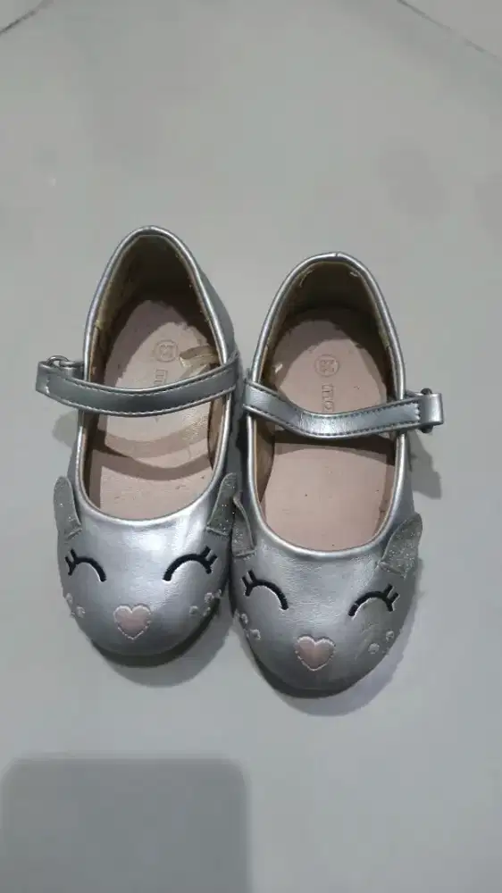 Max Flat Shoes Anak Silver