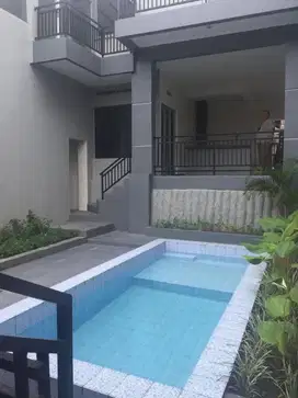 Rumah dengan swimpool di setiabudi regensi bandung