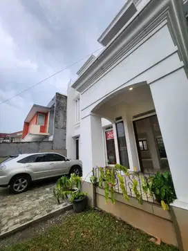 DIJUAL RUMAH SIAP HUNI LEBAK LESTARI INDAH LEBAK BULUS JAKSEL.