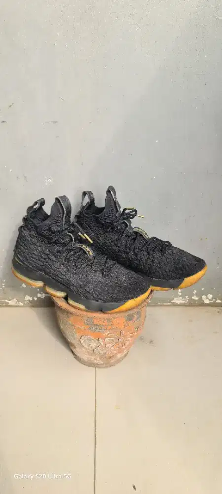 Sepatu basket Nike LeBron James size 43 44