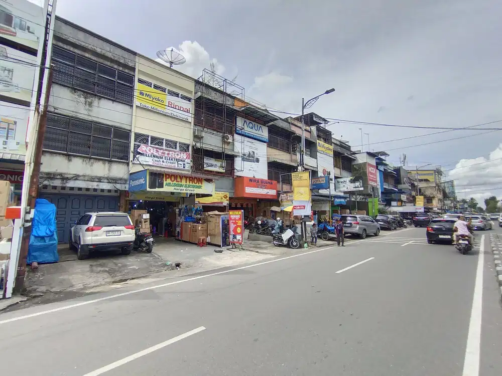 Ruko Iskandar Muda Disewakan