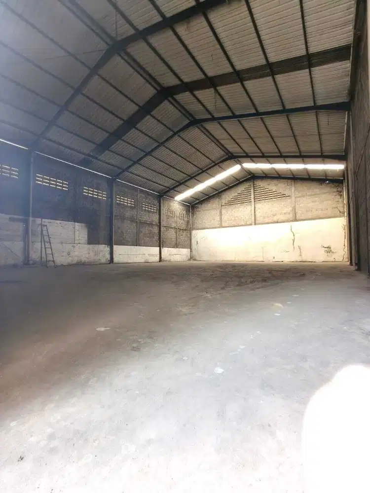 DISEWAKAN GUDANG SADANG, margahayu,dkt tol soroja&pasirkoja,bandungLIV