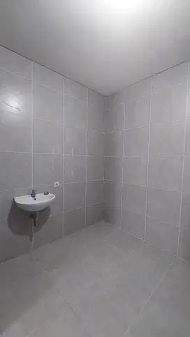 DISEWAKAN CEPAT RUMAH 2 Lt. DI ROYAL RESIDENCE SURABAYA -LJ