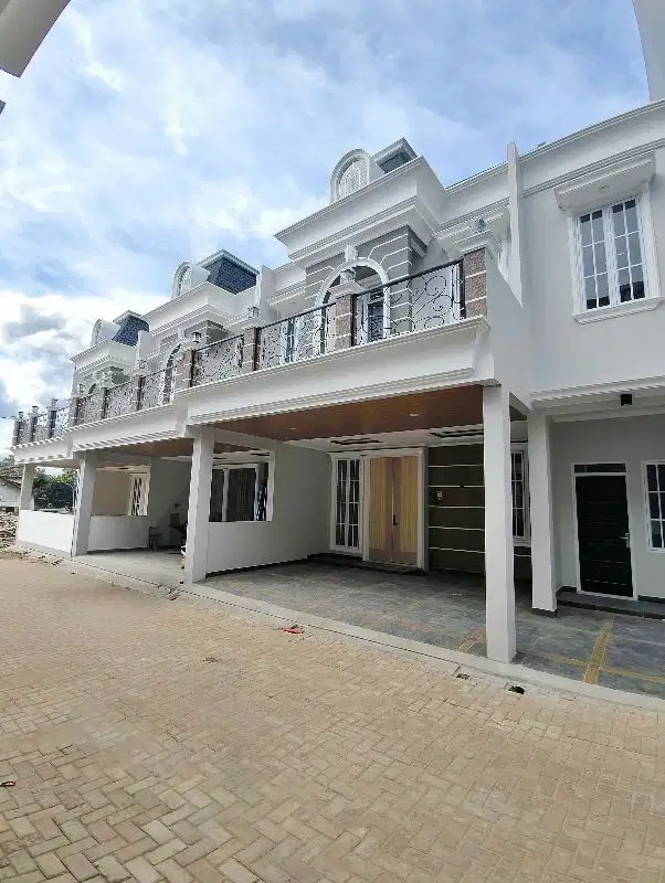 Rumah Baru Semi Furnished Dalam Townhouse Area Jakarta Selatan