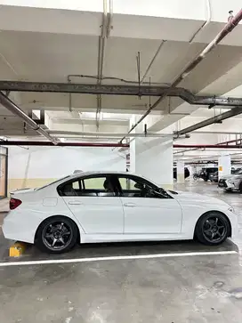 BMW 320i 2019 Bensin
