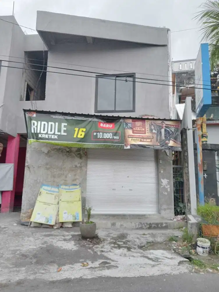 Ruko sebelah sekolah, hotel, di kampung dekat terminal ubung