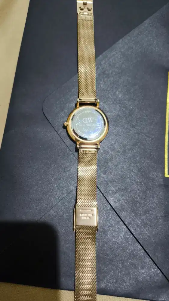 DW Jam tangan wanita Daniel Wellington
