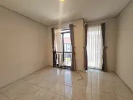 Lokasi Dikawasan Favorite, Rumah Siap Huni Di Kota Baru Parahyangan