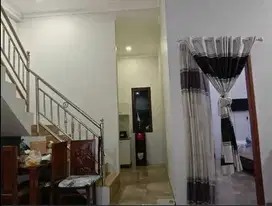 JUAL CEPAT RUMAH 2 LANTAI  TERAWAT DI CLUSTER ASRI DI CITRA RAYA
