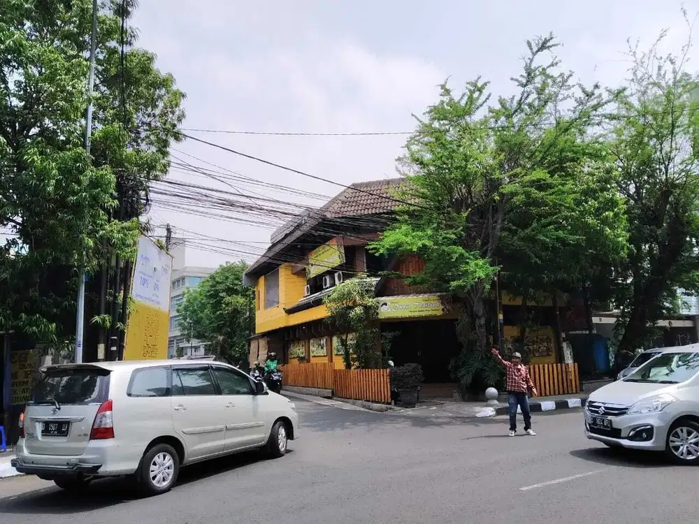 Di sewakan ruang usaha strategis di jalan utama lengkong kecil :