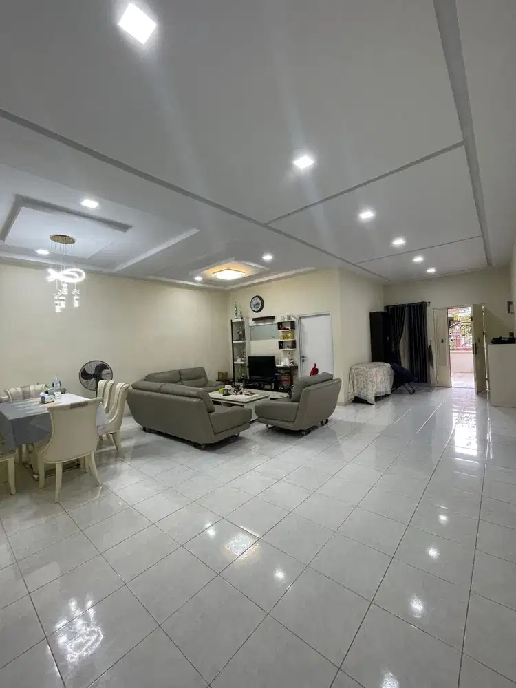 Disewakan Murah Rumah 1,5 lantai fully furnished di Anggrek Mas