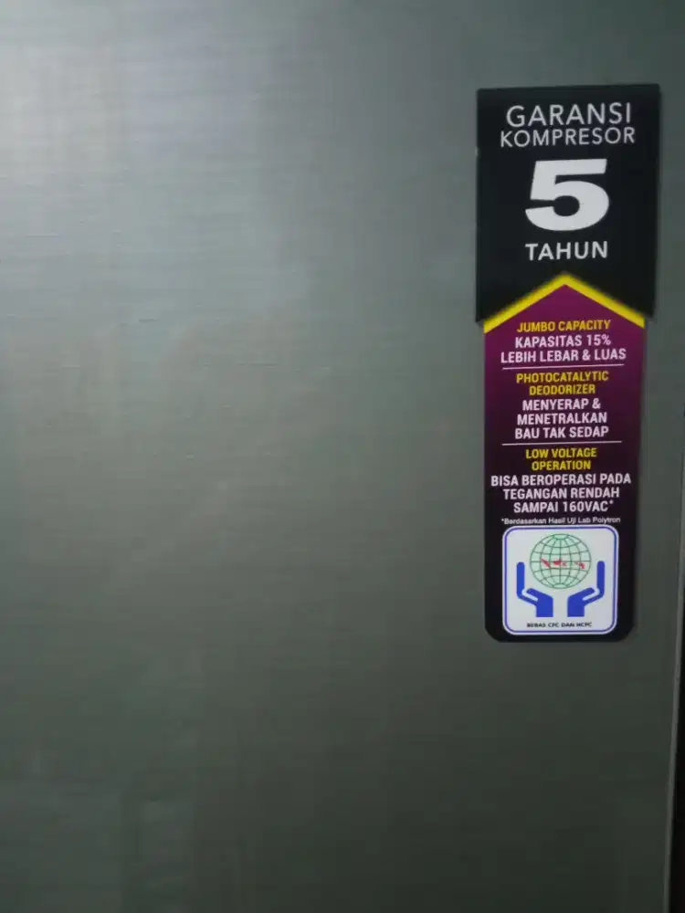 KULKAS 2 PINTU POLYTRON