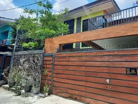 Rumah dijual 2 lantai di komolek Ulujami Indah, Jakarta Selatan