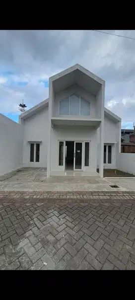 Rumah siap huni tengah kota jember
