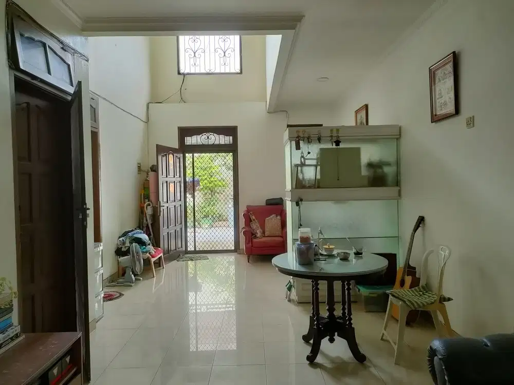 Nyaman dan Tenang ..Rumah dijual di Taman Semanan Indah