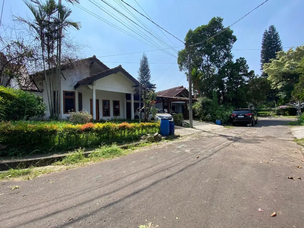 Sukajadi Bandung jual cepat harga murah rumah 1 lantai besar strategis
