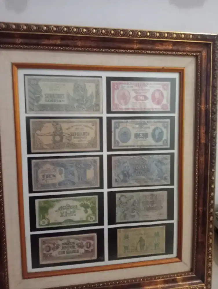 Jual uang kuno. Terrawat di bingkay.