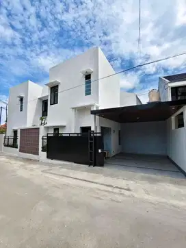 Rumah baru desain industrialis 2 lantai di Jogja utara