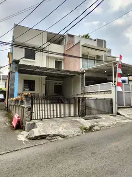 Disewakan Rumah Sariwangi Raya Mainroad Dekat UPI Bisa Untuk Usaha