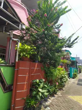 RUMAH LUAS 2 LANTAI PERUM KARAWACI TANGERANG