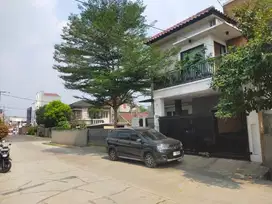 DIJUAL RUMAH BAGUS KOM ARINDA PERMAI DEPLU PONDOK AREN.
