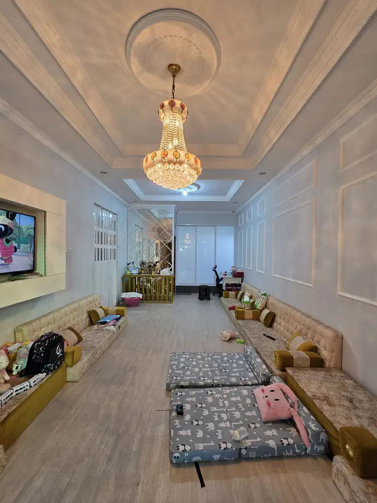 Rumah semi furnished dekat akses tol di duren sawit