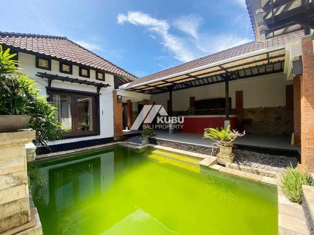 KBP1386  classic house with 2 bedrooms in sanur.