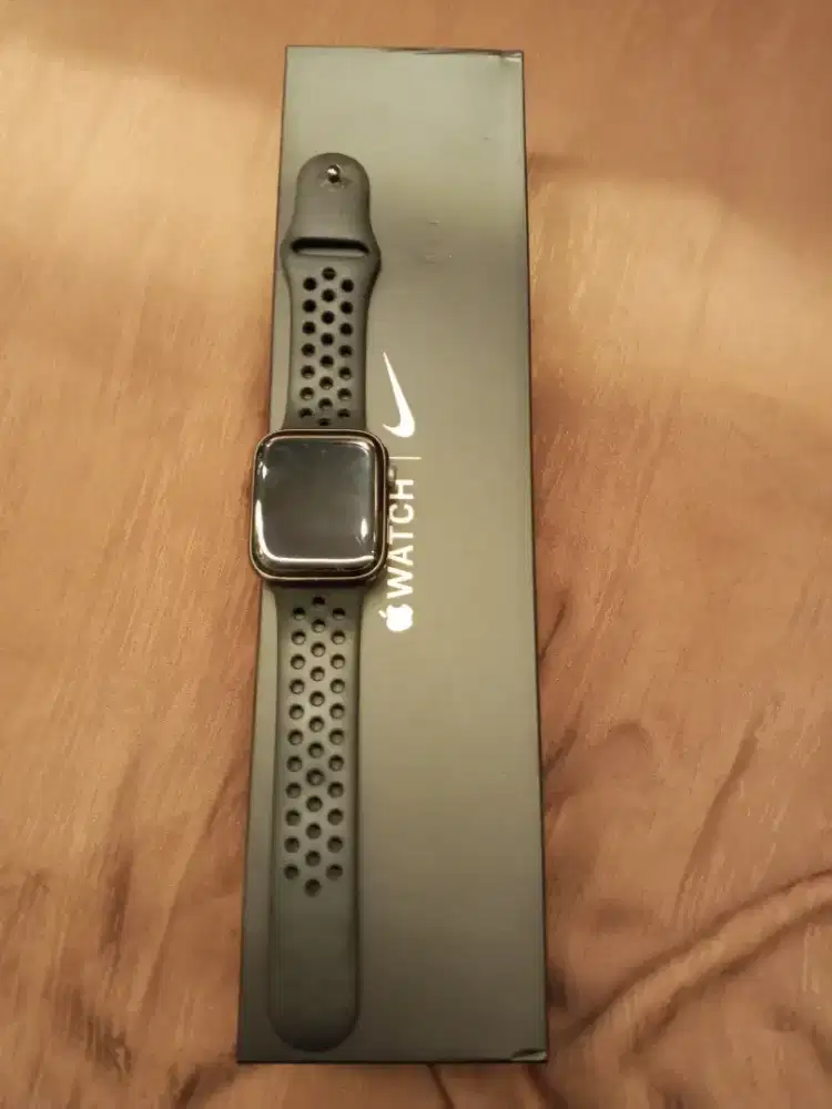 Nike Apple watch 44MM series 5
