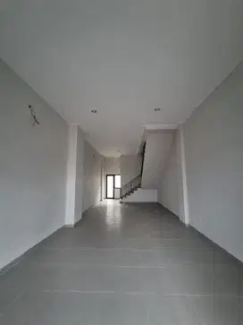 Harus tersewa ruko Mega Kuningan PIK 2 uk 4.5x18m2