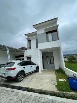Dijual Rumah Minimalis Komplek Cihanjuang Rahayu View Asri Siap Huni