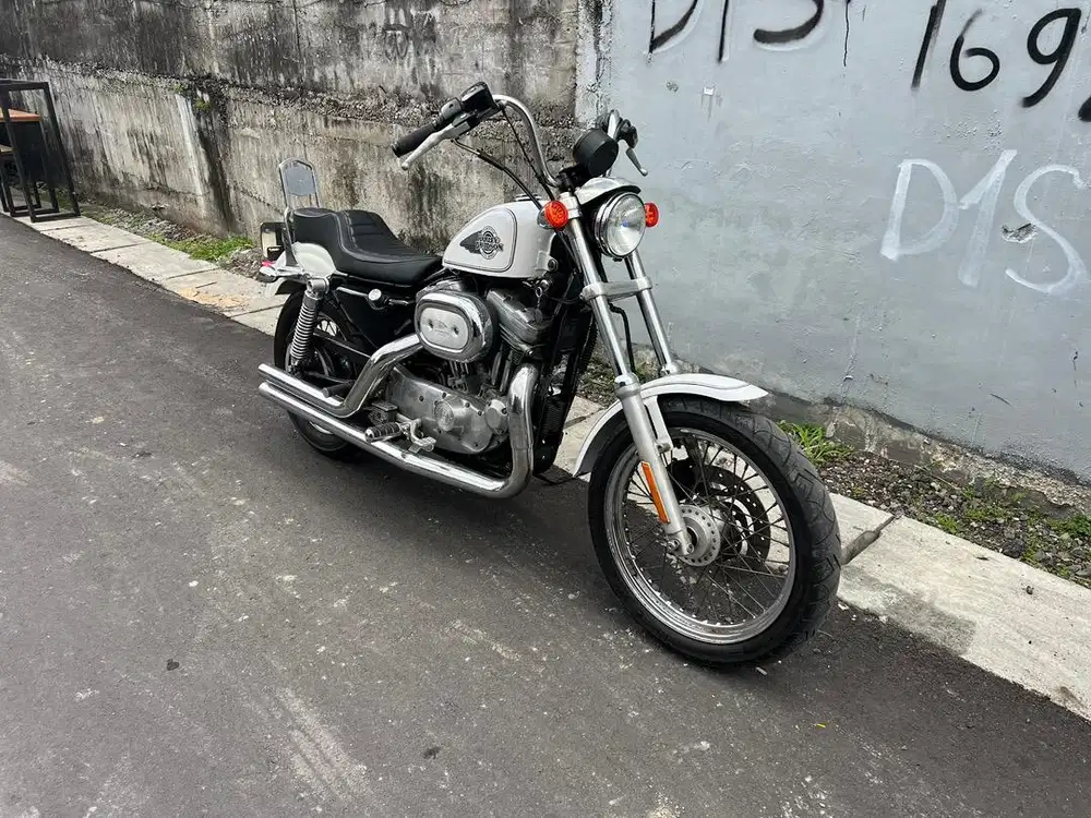 Harley sporster 883