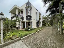 Dijual Villa 2 Lantai 2.616 m² SHM + Toko,Gazebo di Gadog, Harga 6,5M